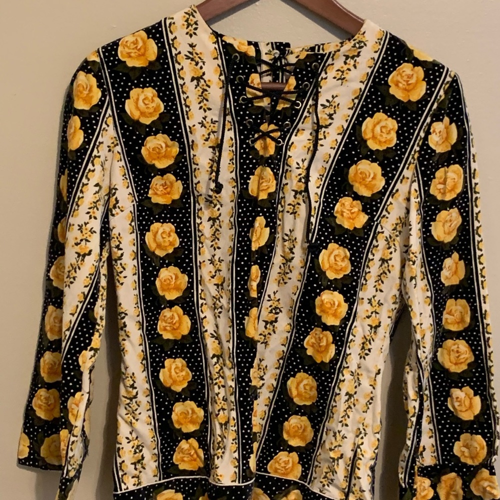 70s 60s inspired vintage floral top lace up